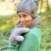 Czapka zimowa z pomponem SMILE ,,Szary"