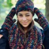 Rękawiczki handmade ze sznureczkiem ,,Czarne czerwienie"