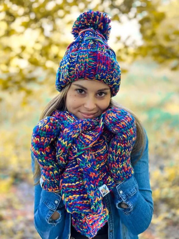 Rękawiczki handmade ze sznureczkiem ,,Pokojowe granaty"