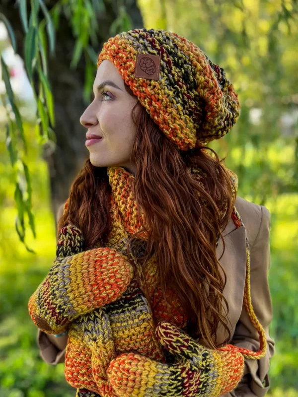 Luźna czapka zimowa NEVERLAND "Jasna jesień"