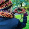 Rękawiczki handmade ze sznureczkiem ,,Ciemna jesień"