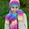 Luźna czapka z pomponem FOLLOW ME ,,Cieniowane pastele"
