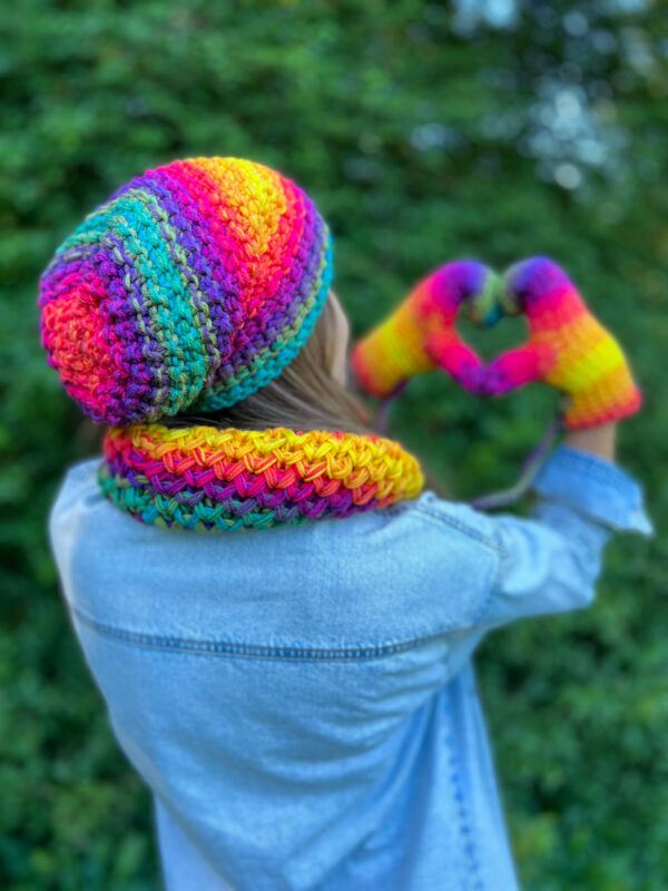 Czapka zimowa bez pompona NEVERLAND "Cieniowana tęcza"