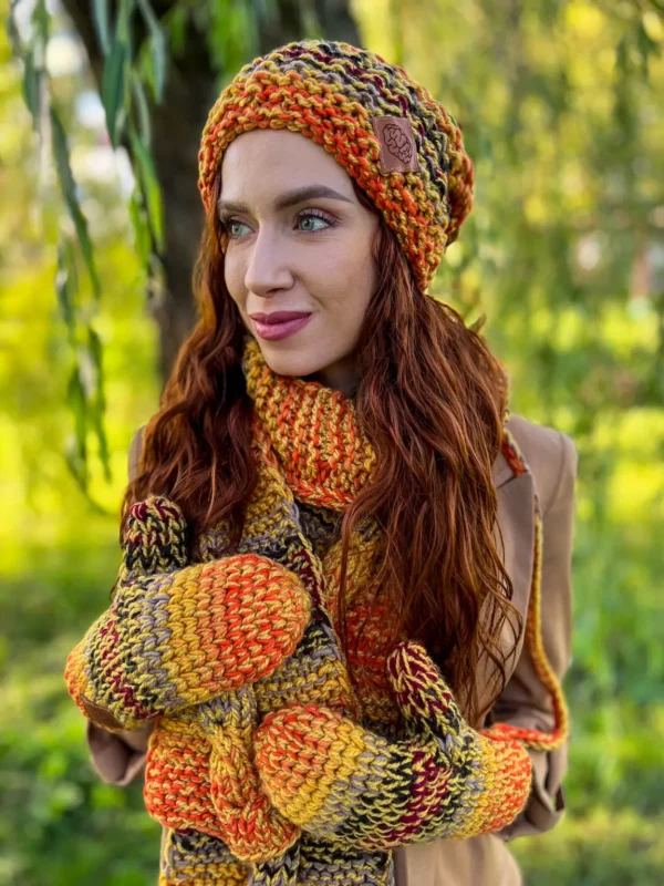 Luźna czapka zimowa NEVERLAND "Jasna jesień"