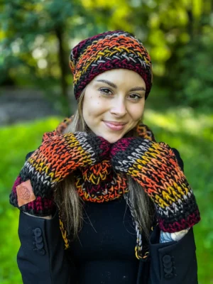 Rękawiczki handmade ze sznureczkiem ,,Ciemna jesień"
