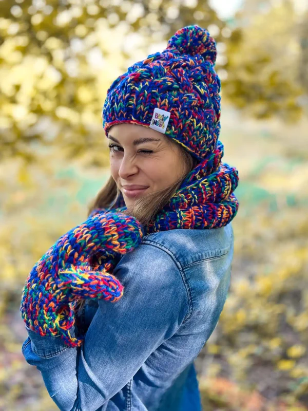 Rękawiczki handmade ze sznureczkiem ,,Pokojowe granaty"
