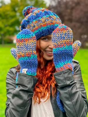 Rękawiczki handmade ze sznureczkiem ,,Górski potok"
