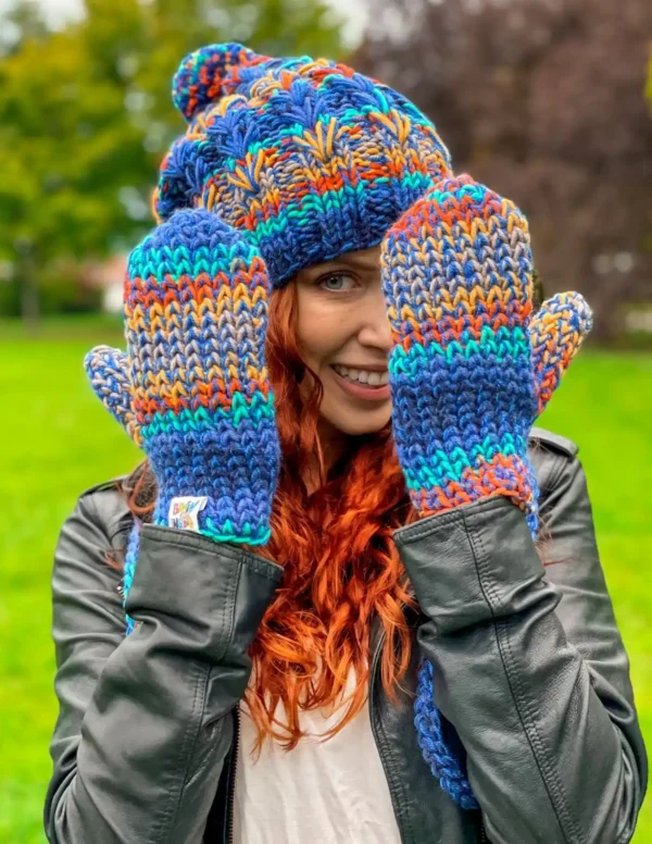 Rękawiczki handmade ze sznureczkiem ,,Górski potok"