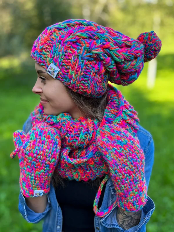 Rękawiczki handmade ze sznureczkiem ,,Kolorki"