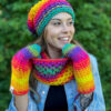 Rękawiczki handmade ze sznureczkiem ,,Cieniowana tęcza"