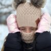 ZESTAW: bawełniana czapka dla dziecka z dwoma pomponami i komin "Beżowy"