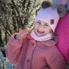 ZESTAW: bawełniana czapka dla dziecka z dwoma pomponami i komin "Jasny różowy"