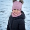 ZESTAW: bawełniana czapka dla dziecka z dwoma pomponami i komin "Brudny róż"