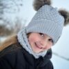 ZESTAW: bawełniana czapka dla dziecka z dwoma pomponami i komin "Jasny szary"