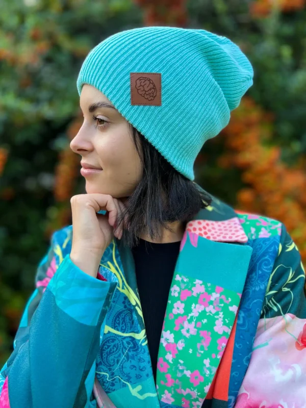 Czapka long logo ekoskórka "Jasny turkus"