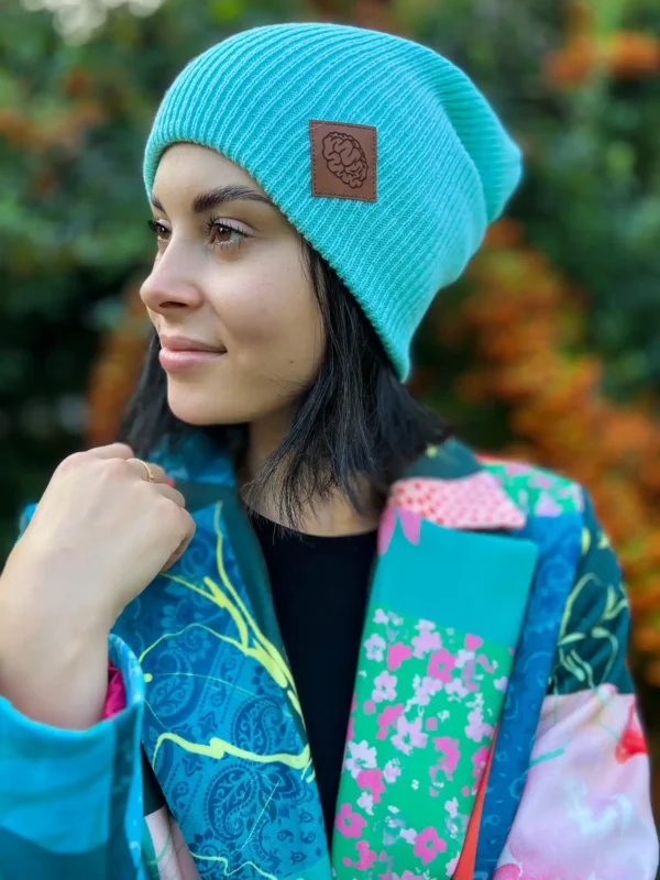 Czapka long logo ekoskórka "Jasny turkus"