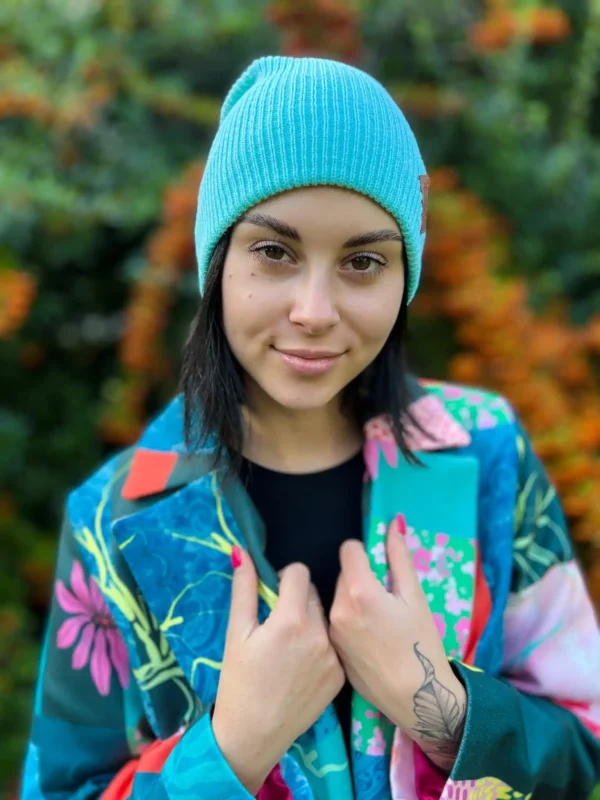 Czapka long logo ekoskórka "Jasny turkus"