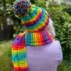 Czapka z dużym pomponem EUFORIA ,,Tęcza"