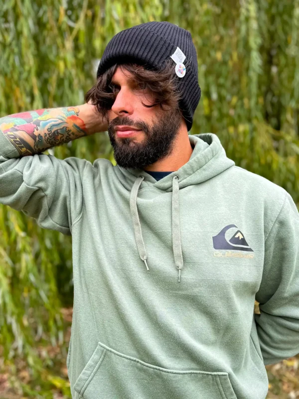 Męska czapka beanie z bawełny logo kolorowe "Czarna"