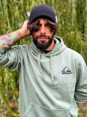 Męska czapka beanie z bawełny logo kolorowe "Czarna"