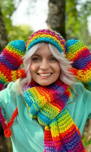Radosne mitenki w intensywnych kolorach