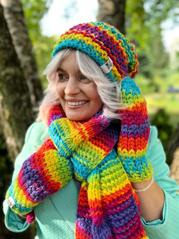 Rękawiczki handmade ze sznureczkiem ,,Tęcza"