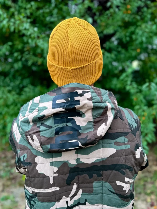 Męska bawełniana czapka beanie logo ekoskórka "Musztardowa"