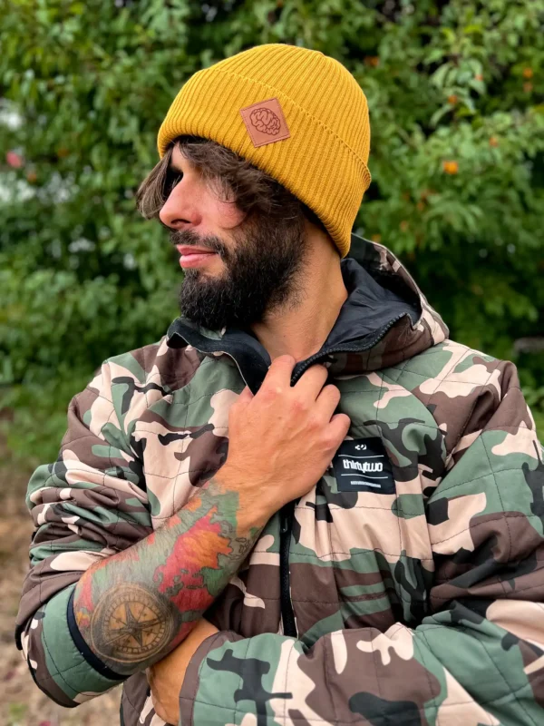 Męska bawełniana czapka beanie logo ekoskórka "Musztardowa"
