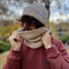 Męska czapka beanie z bawełny logo kolorowe "Beżowy"