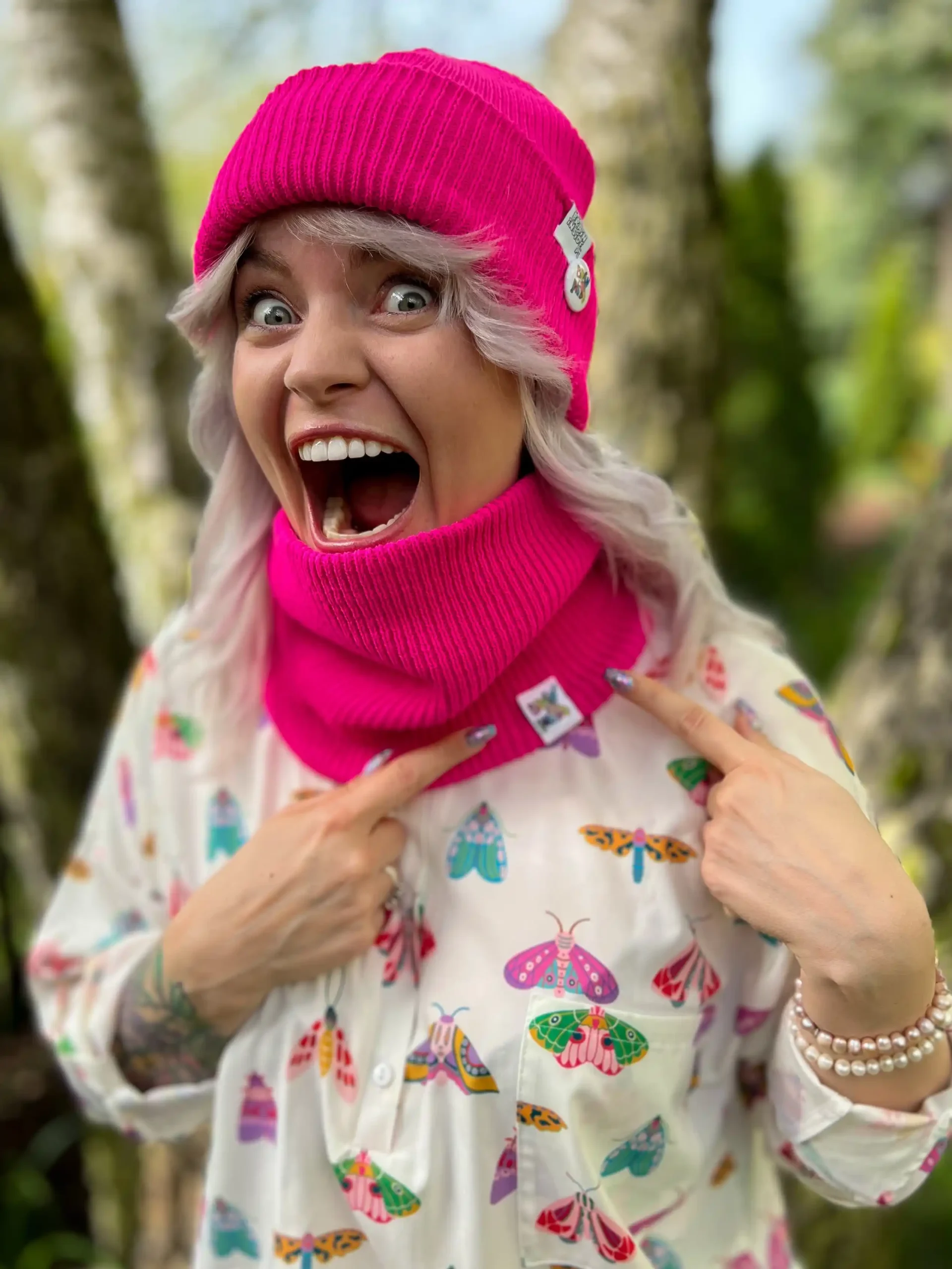 Co to jest czapka beanie i jak ją nosić? 3 Mam problem z noszeniem czapki przy długich włosach