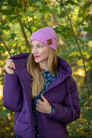 Jaki kolor czapki do blond włosów – tworzenie harmonijnego looku