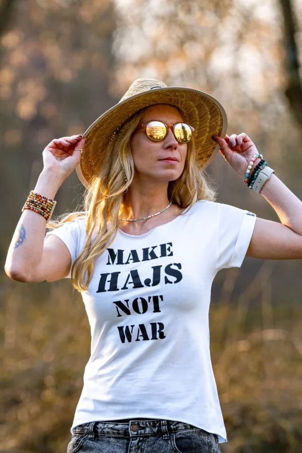 Biała koszulka z napisem Make hajs not war