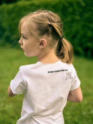 Biała koszulka dla dziecka "Beware: kid inside"
