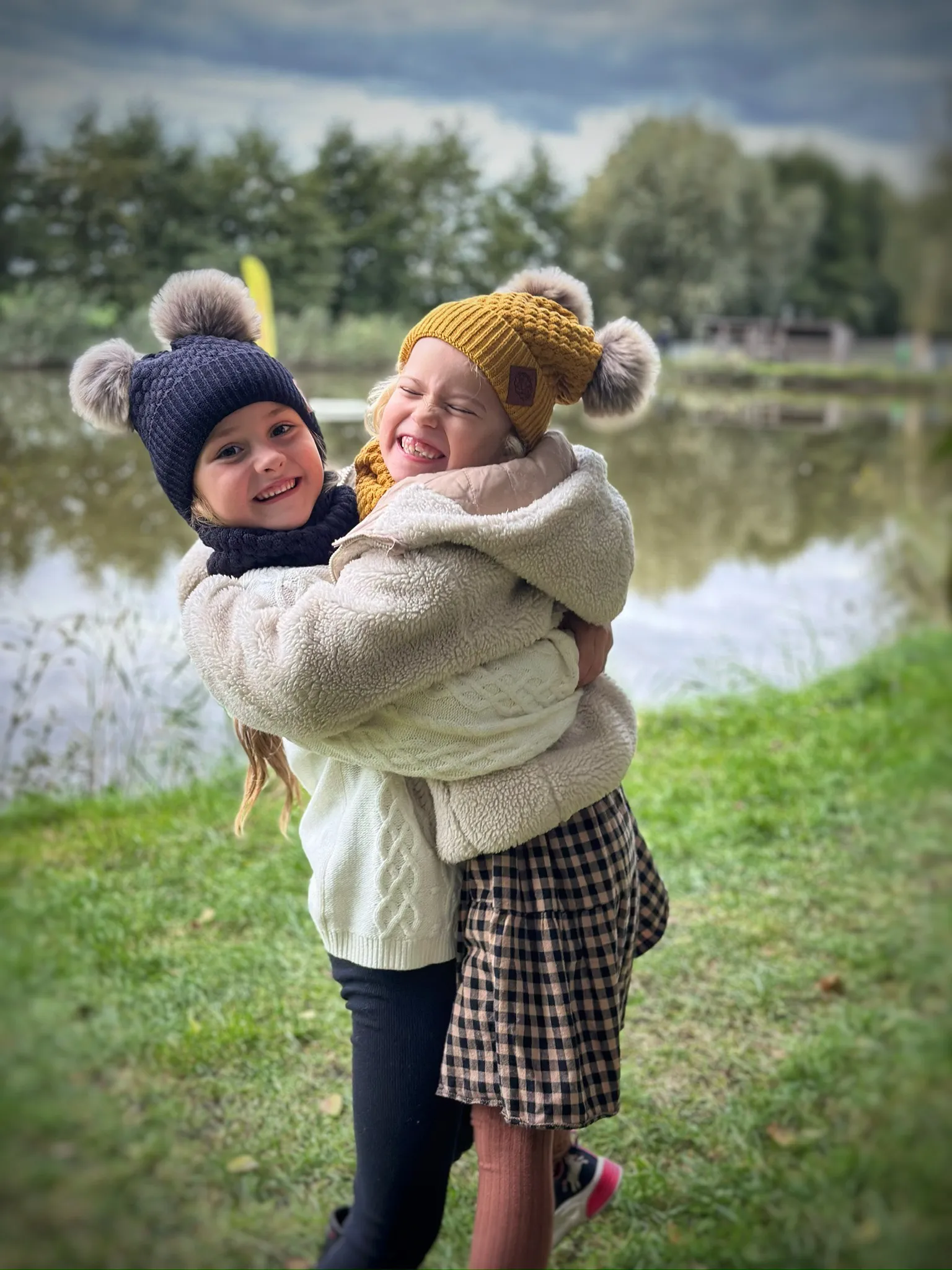 Jaki kolor czapki do blond włosów – tworzenie harmonijnego looku
