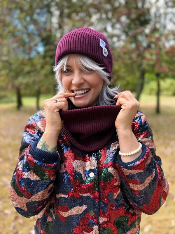 Czapka beanie z bawełny logo kolorowe "Bordo"