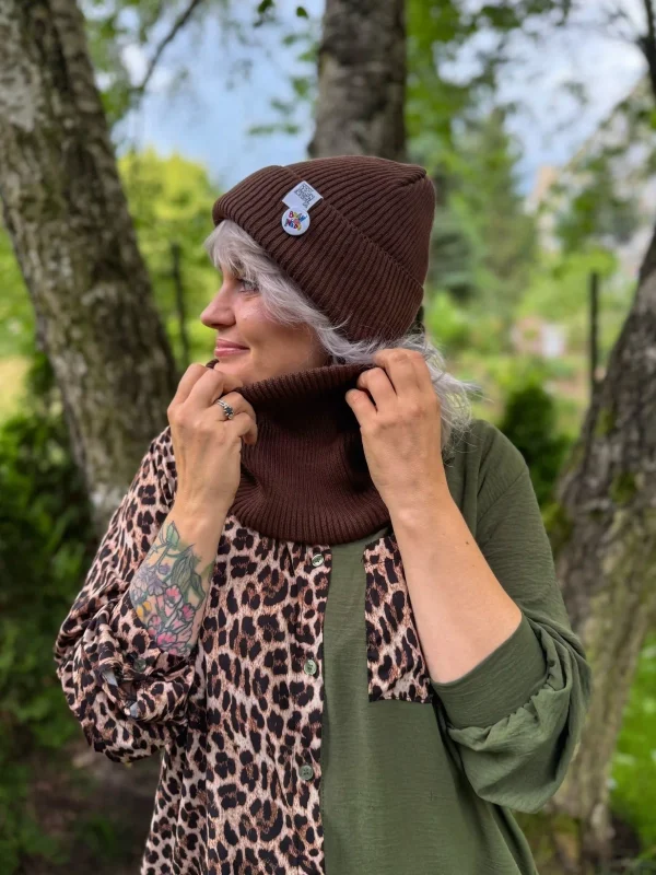 Czapka beanie z bawełny logo kolorowe "Brąz"