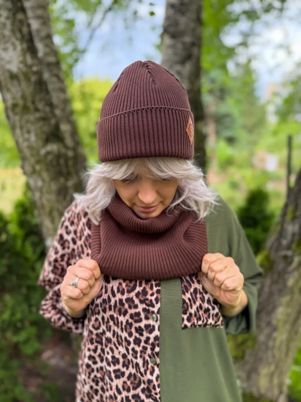 Bawełniana czapka beanie logo ekoskórka "Brąz"