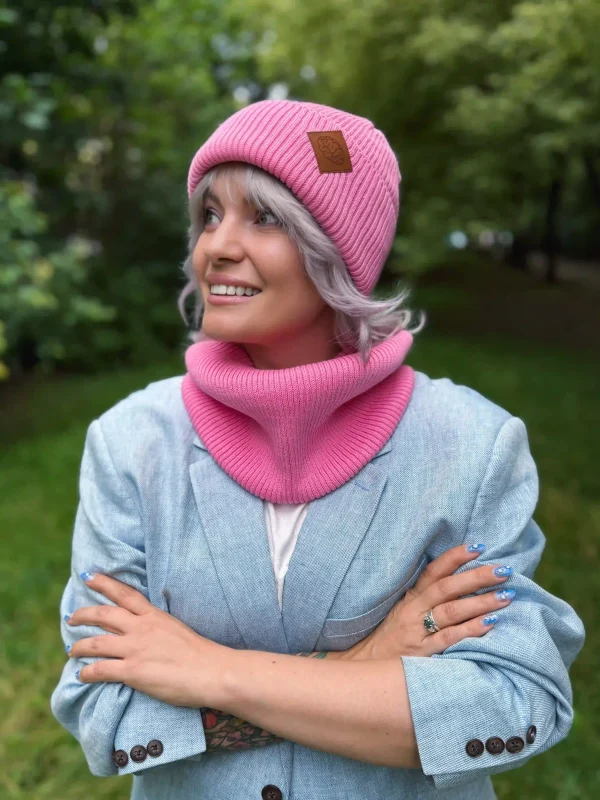 Bawełniana czapka beanie logo ekoskórka "Różowy"