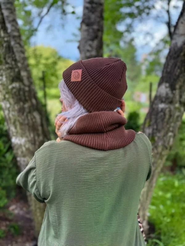 Bawełniana czapka beanie logo ekoskórka "Brąz"