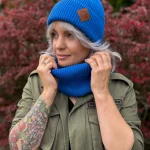 Bawełniana czapka beanie logo ekoskórka "Niebieski"