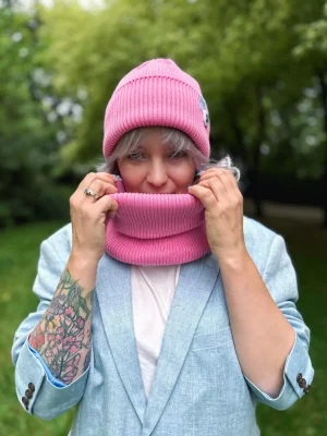 Czapka beanie z bawełny logo kolorowe "Różowy"