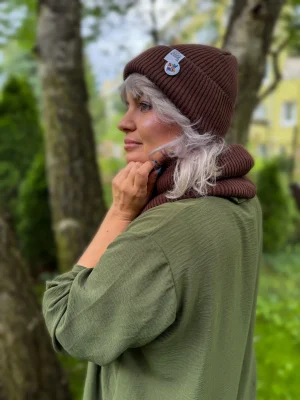 Czapka beanie z bawełny logo kolorowe "Brąz"