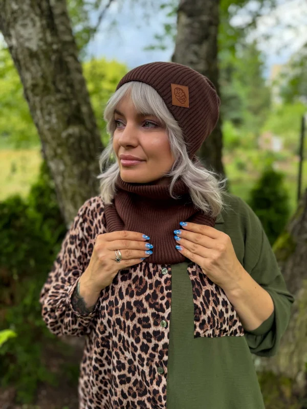Bawełniana czapka jesienna logo ekoskórka "Brąz"