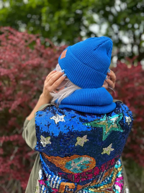 Bawełniana czapka beanie logo ekoskórka "Niebieski"