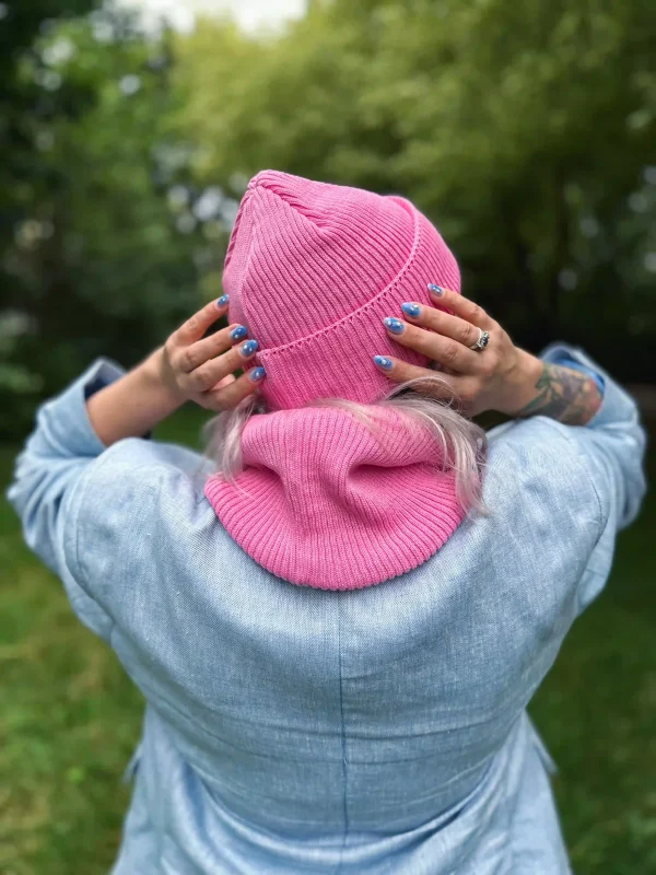 Bawełniana czapka beanie logo ekoskórka "Różowy"