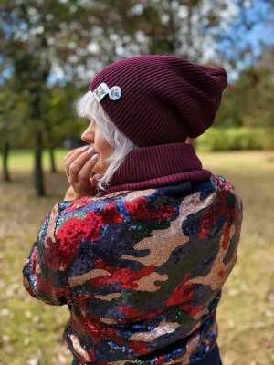 Luźna czapka z bawełny logo kolorowe "Bordo"