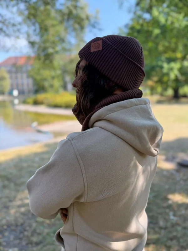 Męska bawełniana czapka beanie logo ekoskórka "Brąz"
