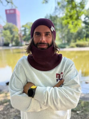 Męska luźna czapka z bawełny logo kolorowe "Bordo"