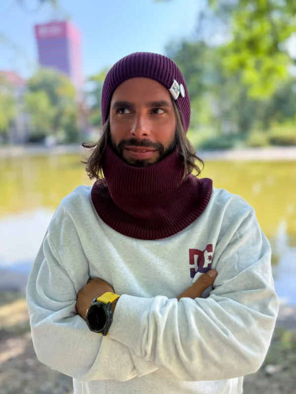 Męska luźna czapka z bawełny logo kolorowe "Bordo"