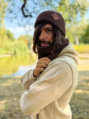 Męska bawełniana czapka beanie logo ekoskórka "Brąz"